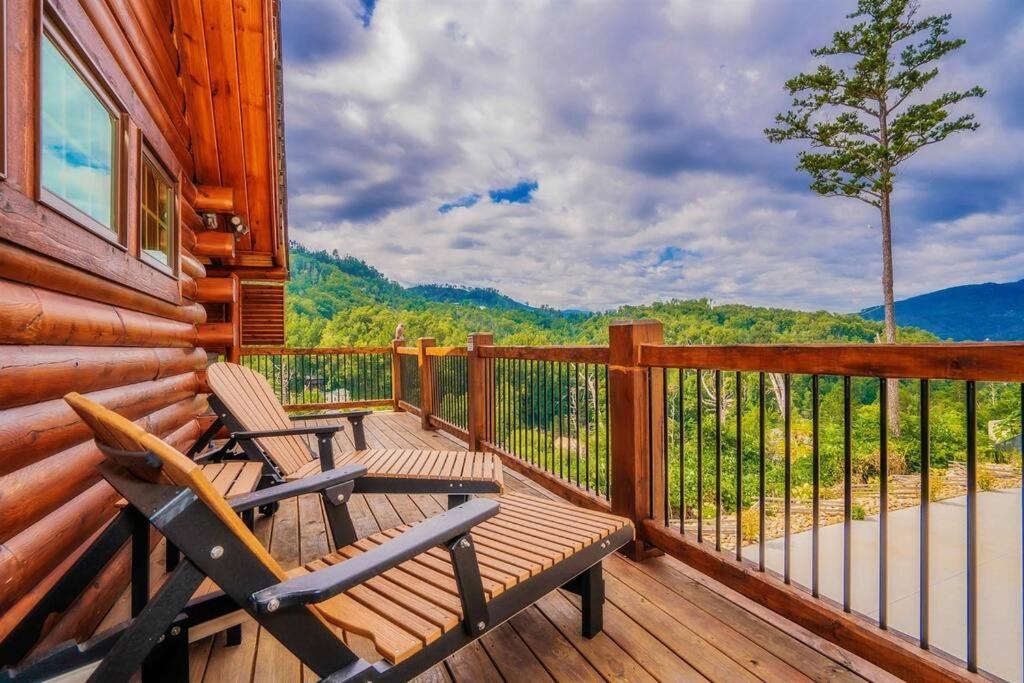 Roaring Fork Lodge Гетлинбург Екстериор снимка