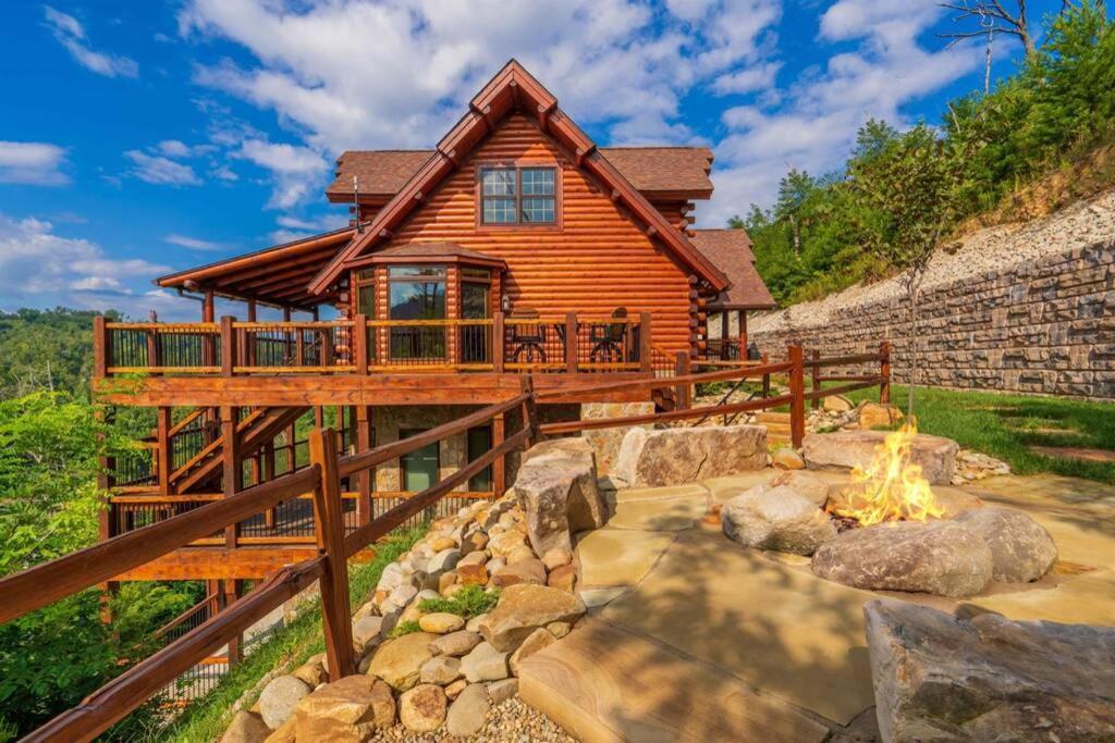 Roaring Fork Lodge Гетлинбург Екстериор снимка