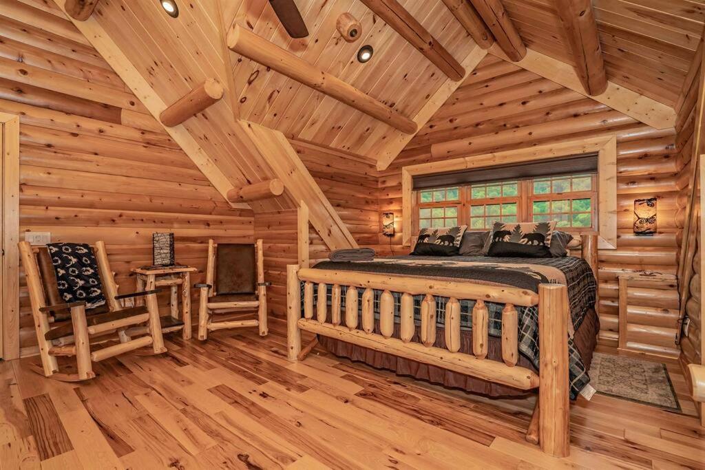 Roaring Fork Lodge Гетлинбург Екстериор снимка